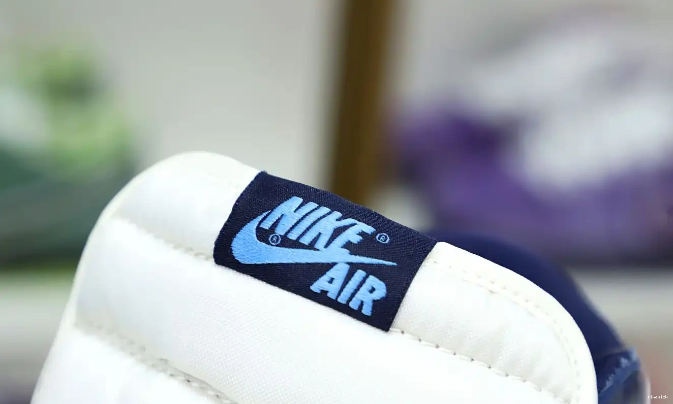 RETRO OG HIGH 'OBSIDIAN' AIR 1 JORDAN 0405